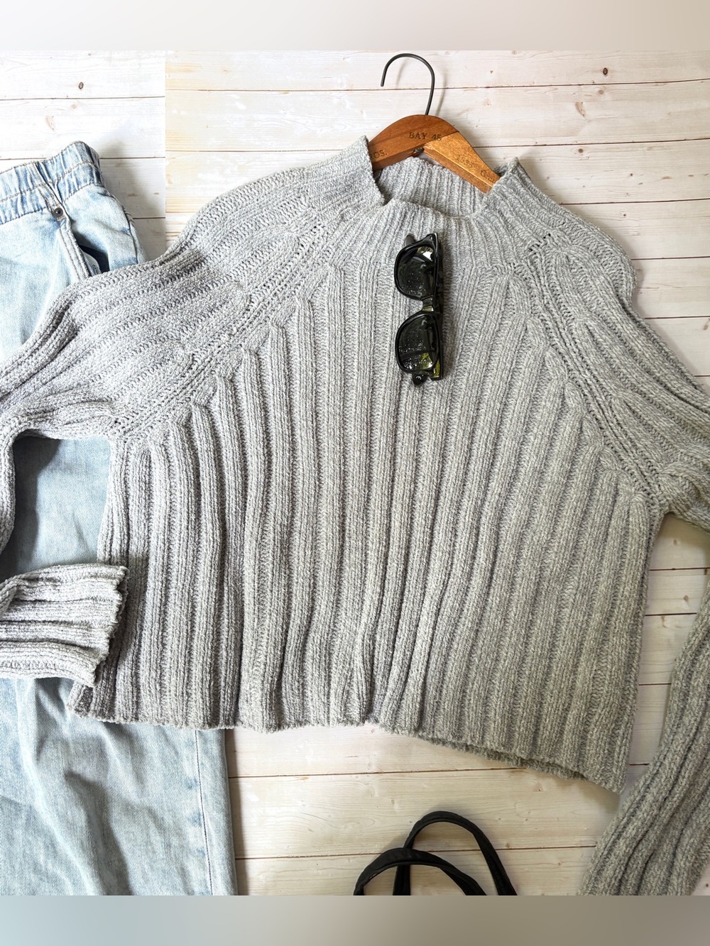 American Eagle stretch sweater